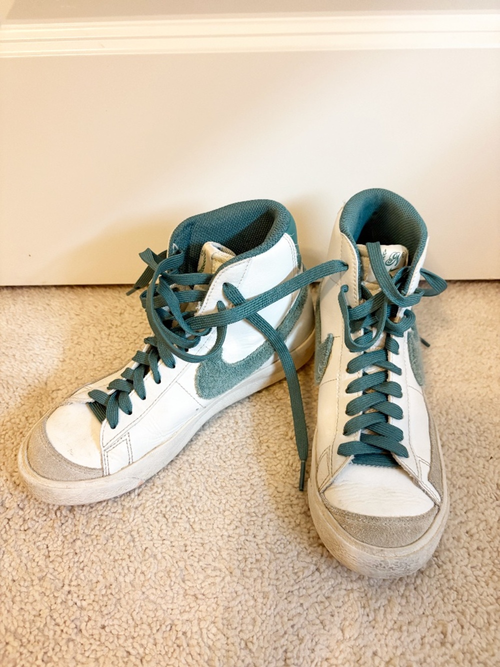 Nike Youth High Tops Size 4